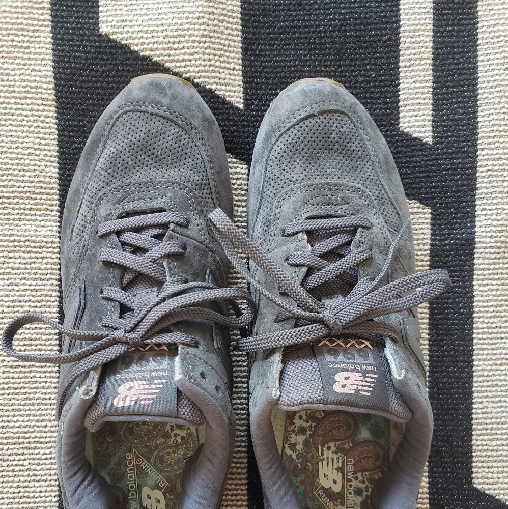 New Balance Gym Shoes Grey - Picture 3 of 4